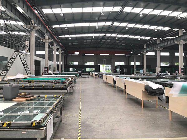 Équipement de pulvérisation de colle à deux composants pour une exportation pratique 6