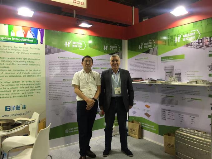 Équipement de pulvérisation de colle à deux composants pour une exportation pratique 9