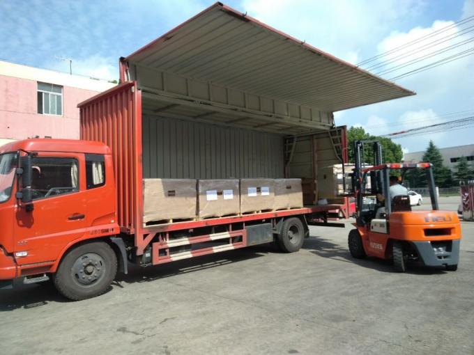 Équipement de pulvérisation de colle à deux composants pour une exportation pratique 10