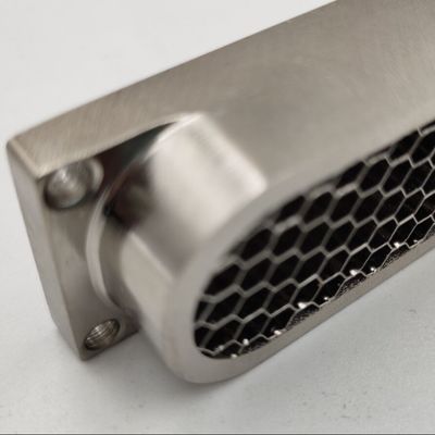 Plaque de nid d'abeille en acier inoxydable soudé par point avec taille de cellule 6,4 mm pour tunnel éolien
