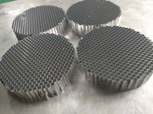 30 mm Dia Circulaire Louver de nid d'abeille en aluminium Pour les équipements de générateur d'oxygène