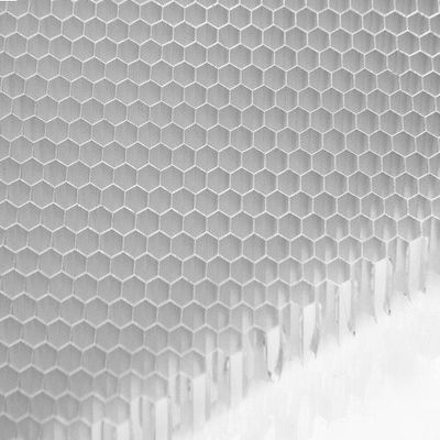 Âme en nid d'abeilles en aluminium microporeuse de catégorie d'aviation de haute résistance
