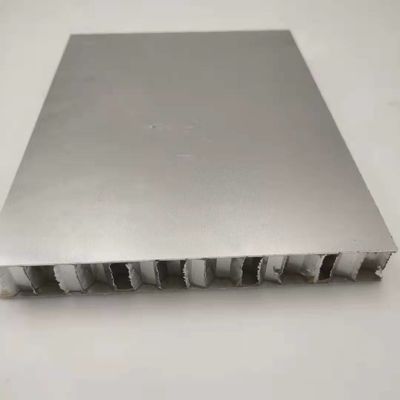 Panneau de nid d'abeille en aluminium anti-corrosion personnalisé pour le mur de rideau de construction