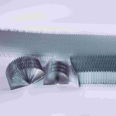 La taille standard de pouce 4*8 a perforé l'âme en nid d'abeilles en aluminium pour le bâtiment