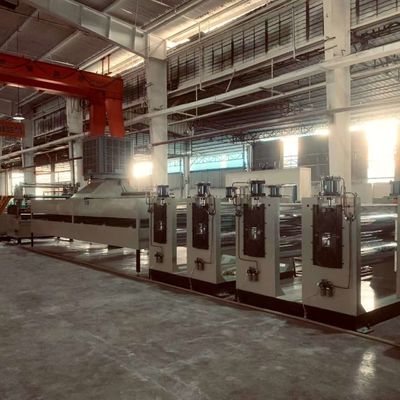 Ligne de production continue de panneaux composites en aluminium à nid d'abeille améliorant l'efficacité