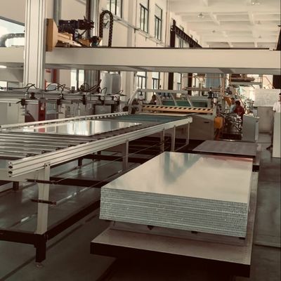 Ligne de production continue de panneaux composites à honeycomb sandwich machine à honeycomb