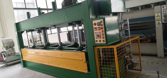 Machine de chauffage à l'huile de bonne qualité 100T composée à pression à chaud