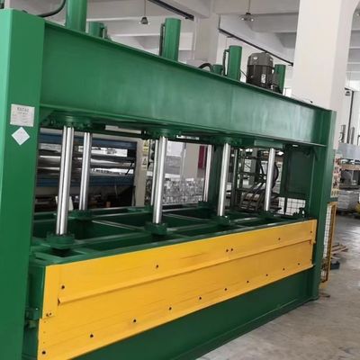Machine à pressage à chaud à panneau de nid d'aluminium avec température d'huile personnalisable à vendre