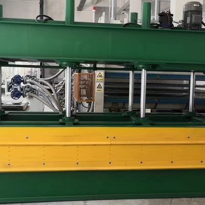 Machine à pressage à chaud à panneau de nid d'aluminium avec température d'huile personnalisable à vendre