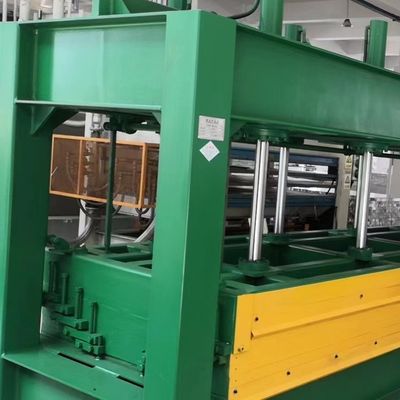 Machine à pressage à chaud à panneau de nid d'aluminium avec température d'huile personnalisable à vendre