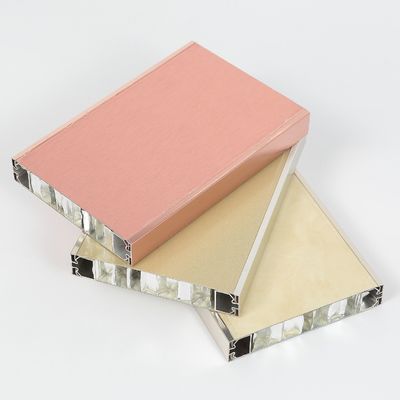 Panneaux en aluminium de nid d'abeille de type HPL pour navire de chemin de fer Taille standard 1220x2440 mm
