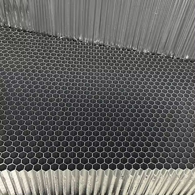3003 Panneaux en aluminium à nid d'abeille pour les trains à grande vitesse
