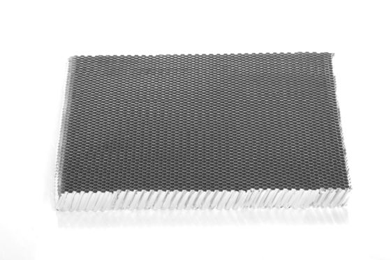 Filtre d'air à trou inclinable 5052 Noyau de nid d'abeille en aluminium