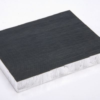 Ultra petite longueur latérale 0,6-2,5 mm 3003 Panneaux de base en aluminium en nid d'abeille Micro poreux