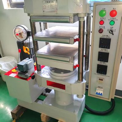 Presse de vulcanisation de plaques de 25 T à haute précision de contrôle