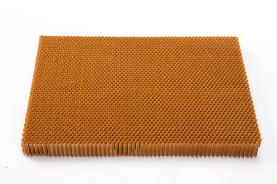 Isolement acoustique Aramid Honeycomb Core 1200x1200mm Pour le transport ferroviaire