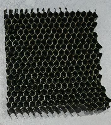 Cœur de nid d'abeille en fibre de verre applicable dans les produits électroniques
