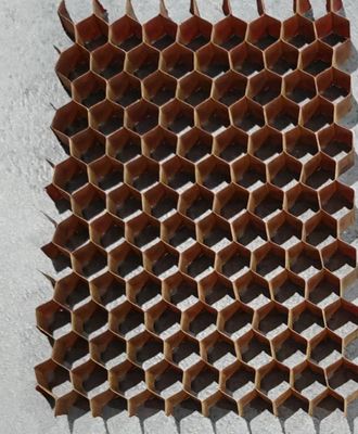 Cœur de nid d'abeille en fibre de verre applicable dans les produits électroniques
