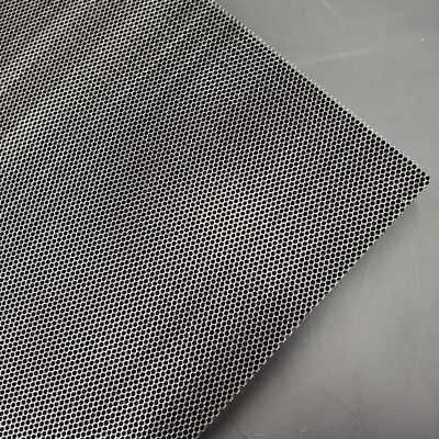 Ultra petit de 0,8 mm taille de cellule 304 316L en acier inoxydable
