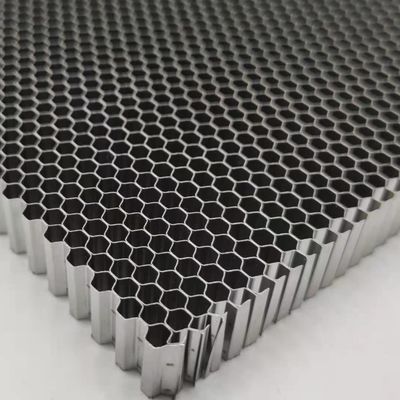 Soudage au point 8,2 mm taille de cellule métal acier inoxydable Honeycomb Air Straightener