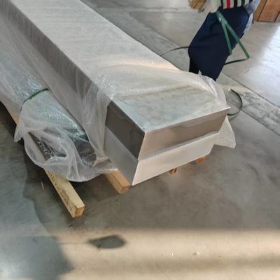 Panneau de nid d'abeille d'aluminium soudé utilisé dans le toit flottant interne