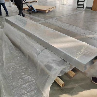 Panneau de nid d'abeille d'aluminium soudé utilisé dans le toit flottant interne