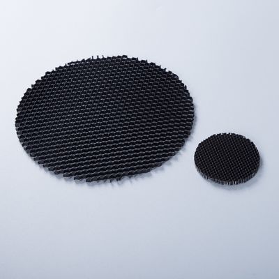 Anti-éblouissement Loup de nid d'abeille en aluminium noir, léger, durable, matériau 3003 pour des performances optimales