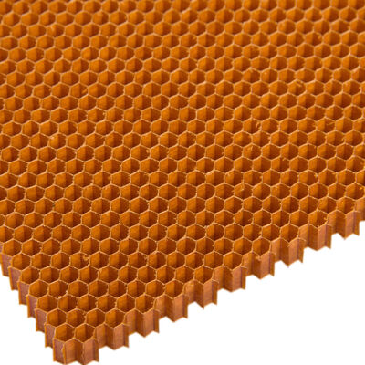 Matériau de base en nid d'abeille Nomex pour l'aviation avec une densité de 48 kg/m3 et une taille de cellule de 3,2 mm pour des applications anti-fatigue super légères
