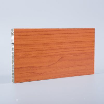 5 ~ 100 mm d'épaisseur Plaque de nid d'abeille en aluminium pour mur de rideau de bâtiment passif