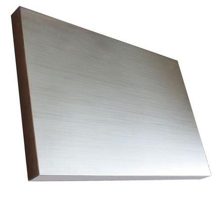 Panneaux en aluminium à faible poids et haute résistance pour système d'ombrage extérieur