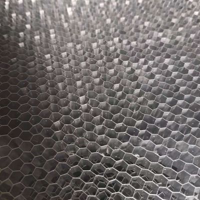 Âme en nid d'abeilles en aluminium perforée 1100x2300mm ISO14001