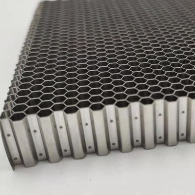 Soudage au point 304 en acier inoxydable à noyau de nid d'abeille à haute résistance à la corrosion
