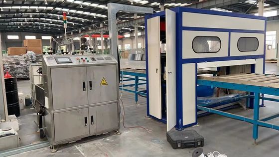 Machine à colle personnalisable capable de produire des panneaux de nid de miel de grande taille