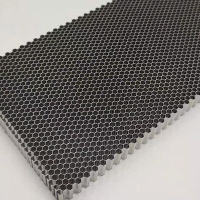 Soudage au point 8,2 mm taille de cellule métal acier inoxydable Honeycomb Air Straightener