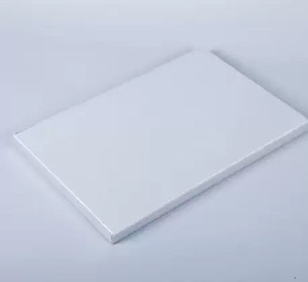 Panneaux de plancher en aluminium anodisé à base de nid d'abeille pour navire de bus ferroviaire